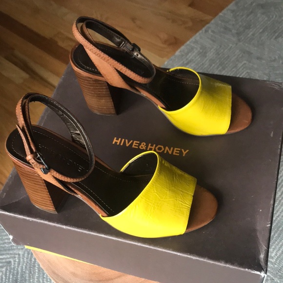 Beautiful leather stacked heel-NWT! - Picture 2 of 7